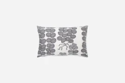 Kuddar*Josef Frank/Svenskt Tenn Kudde Celotocaulis Grå