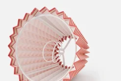 Lampskärmar*Helene Blanche Svenskt Tenn Lampskärm Plisserad Bomull Lin, Moiré Stripe, Scarlet