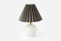 Lampskärmar*Helene Blanche Svenskt Tenn Lampskärm Plisserad Bomull Lin, Moiré Stripe, Ebony