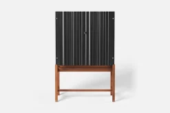 Skåp, Byråer & Sideboards*Josef Frank Skåp 2192 Svart