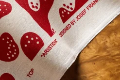 Tyg På Metervara*Josef Frank Textil Aristidia Röd