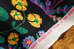 Tyg På Metervara*Josef Frank Textil Under Ekvatorn Svart