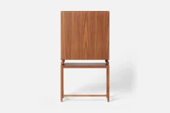 Skåp, Byråer & Sideboards*Josef Frank Vitrinskåp 2077